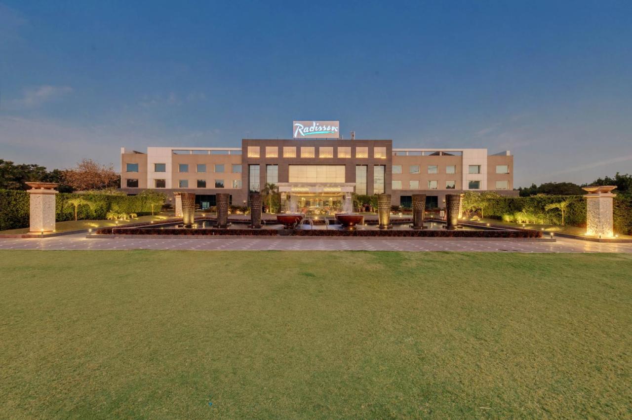 Radisson Hotel Kandla Gāndhīdhām Exterior foto