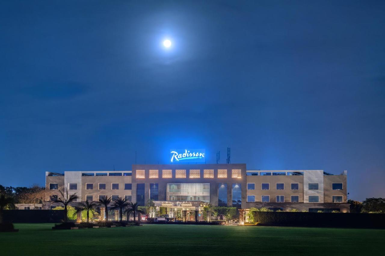 Radisson Hotel Kandla Gāndhīdhām Exterior foto