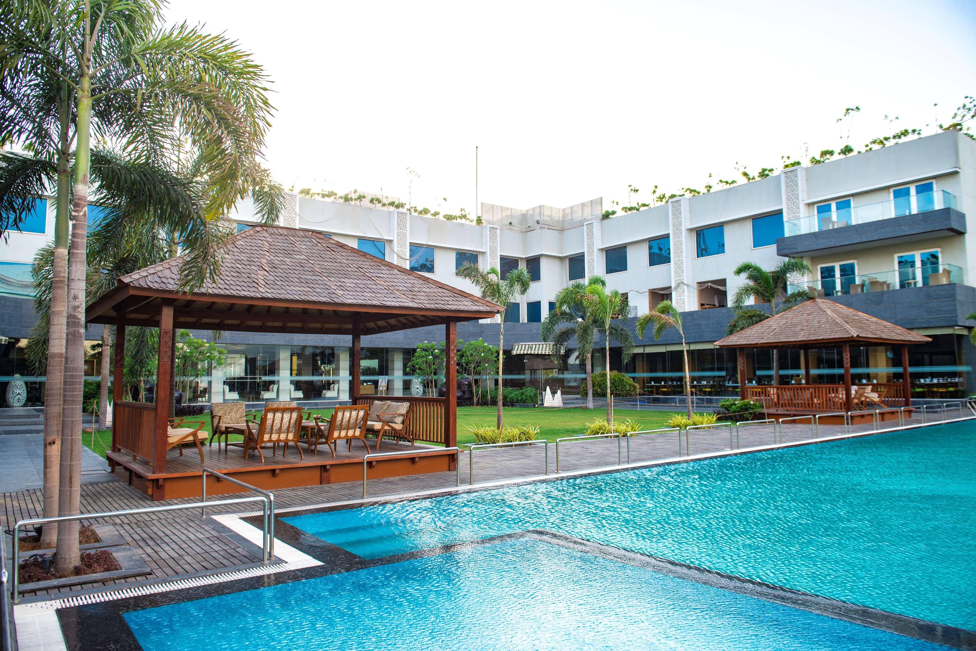 Radisson Hotel Kandla Gāndhīdhām Exterior foto