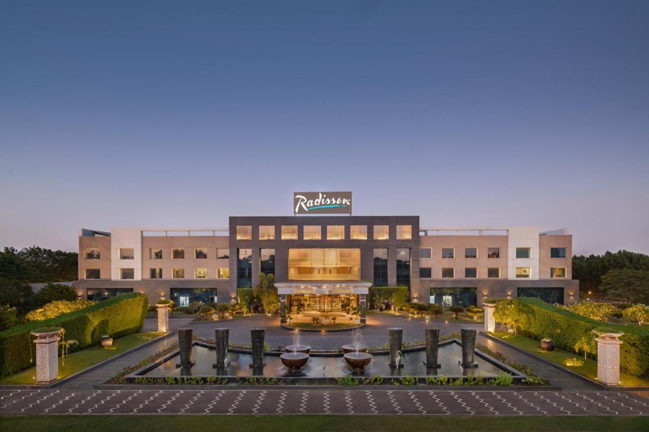 Radisson Hotel Kandla Gāndhīdhām Exterior foto