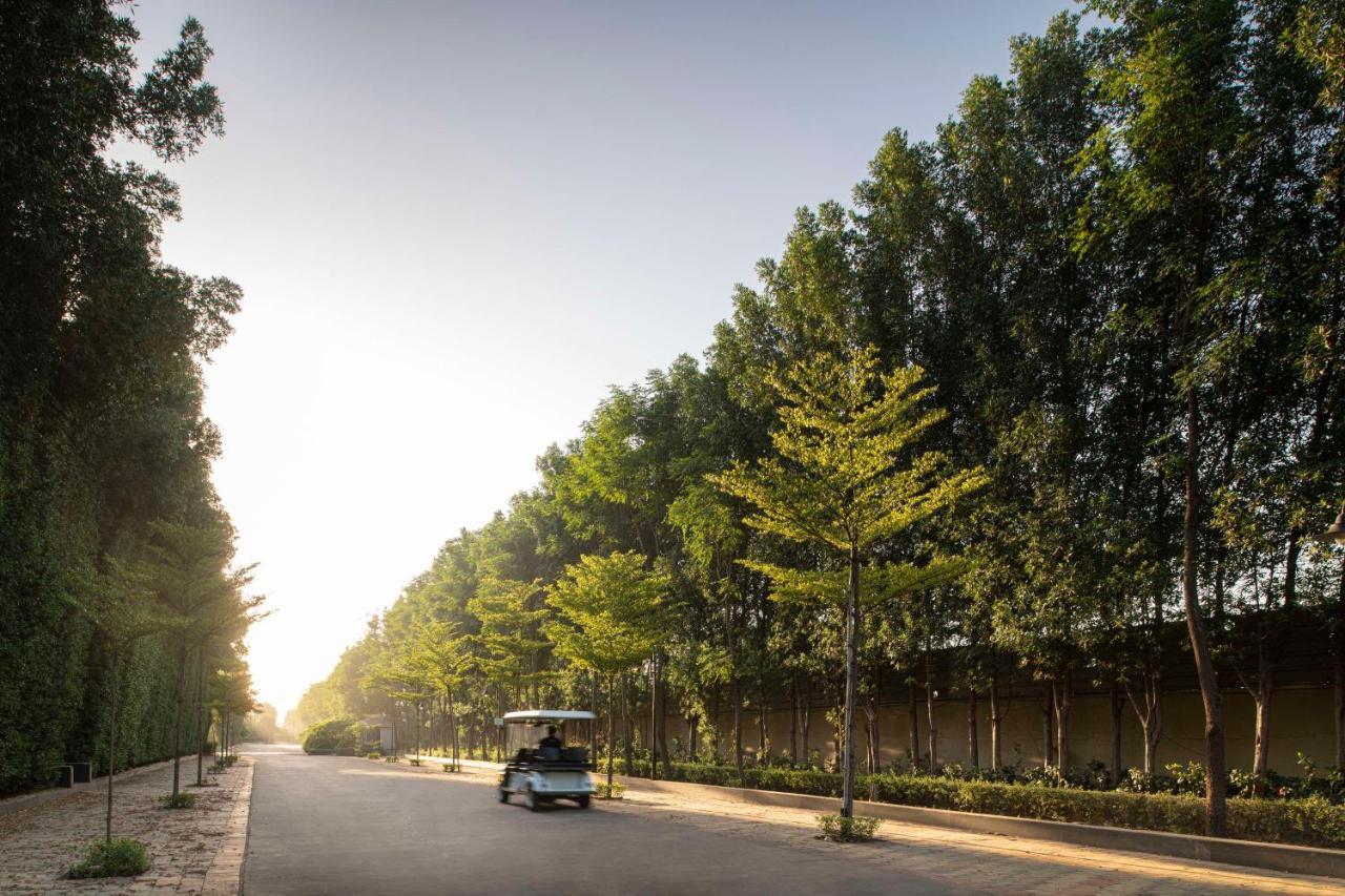 Radisson Hotel Kandla Gāndhīdhām Exterior foto